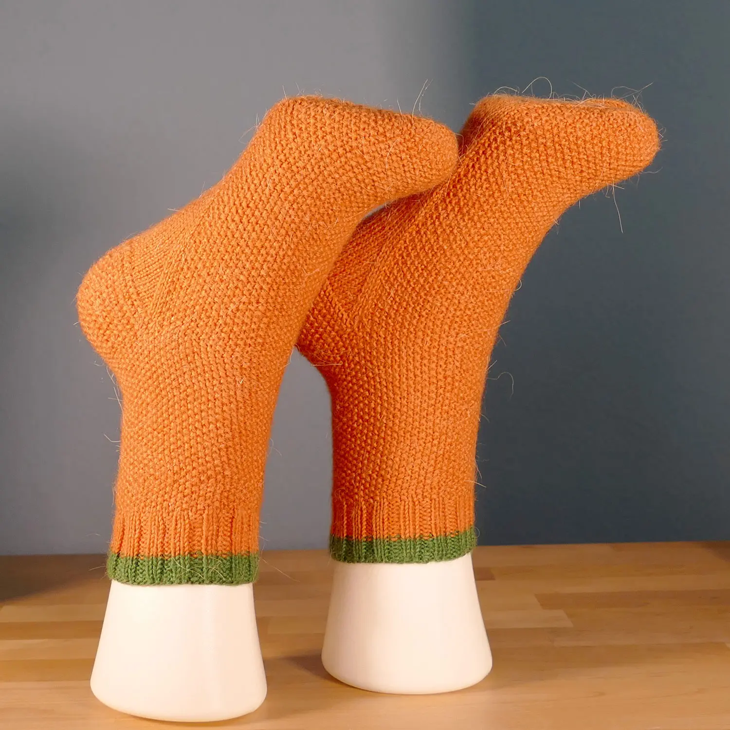 edelweiss-orange-1-1x1 Strickset: Fruity Socks Orange (Kremke)