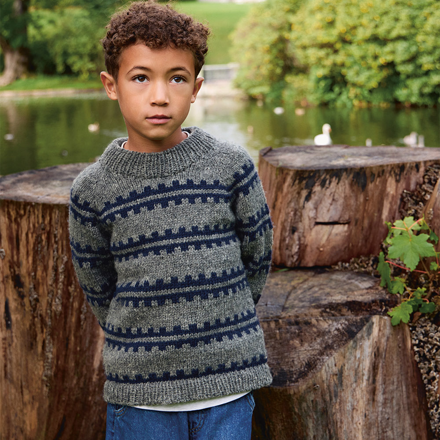 sandnes-2513-atlas-03-5 Ridge Sweater Junior (Sandnes Garn) 2513-3b Strickset