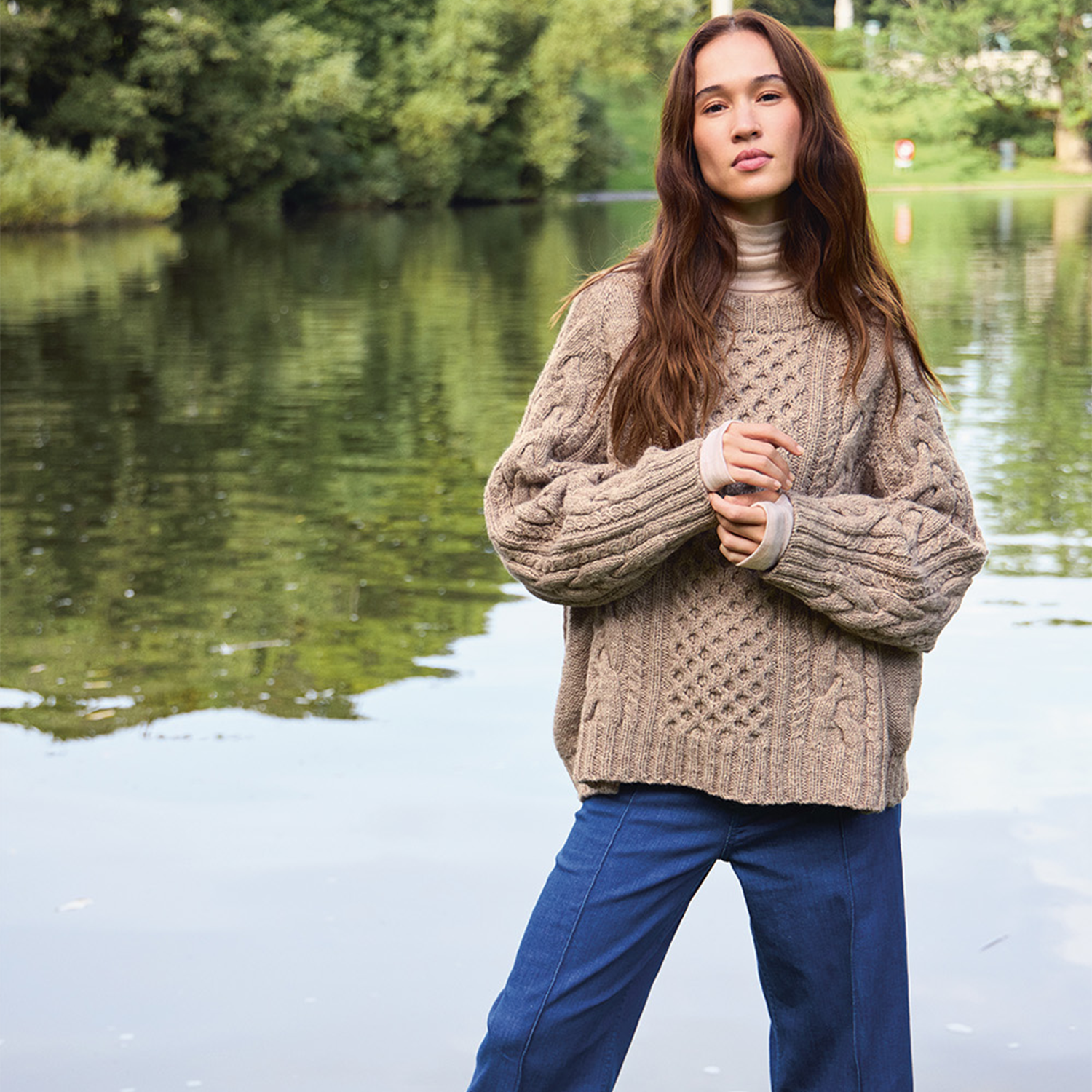 sandnes-2513-atlas-04-5 Wilbur Cable Sweater (Sandnes Garn) 2513-4 Strickset
